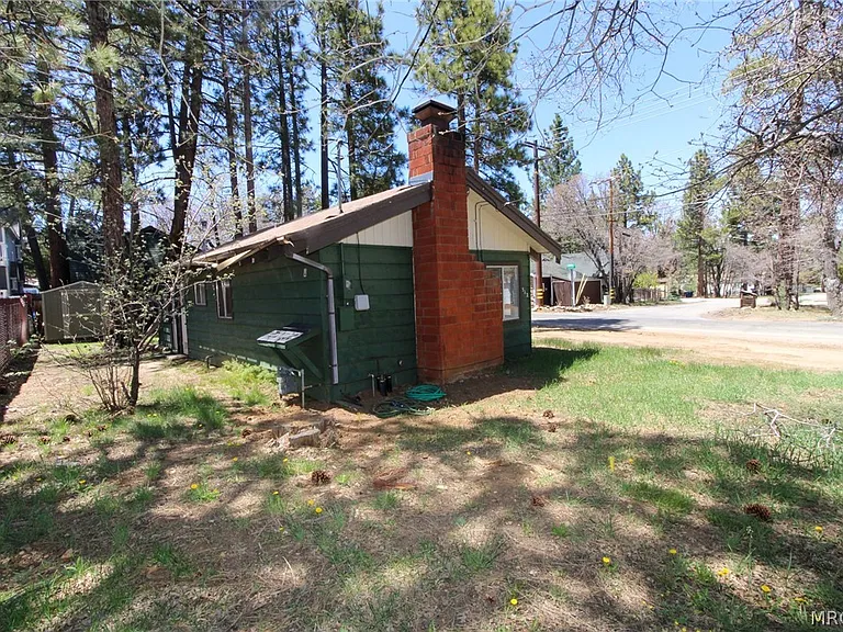 512 Barton Ln N — Photo 23