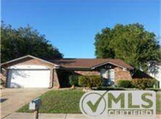 127 Countryside Dr, Arlington, TX 76014