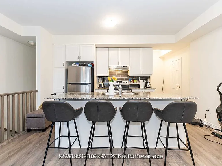 250 Lagerfeld Dr #8 — Photo 8