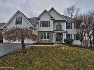 13 Woodridge Cir, Clarks Summit, PA