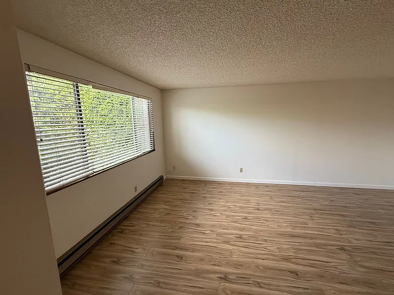 2209 Colby Ave #4 — Photo 15