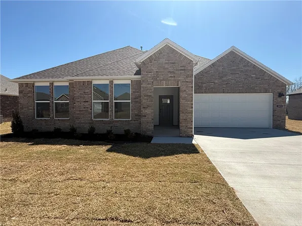 505 W Canada Dr, Farmington, AR 72730