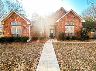 231 Oak Hill Dr, Powderly, TX 75473