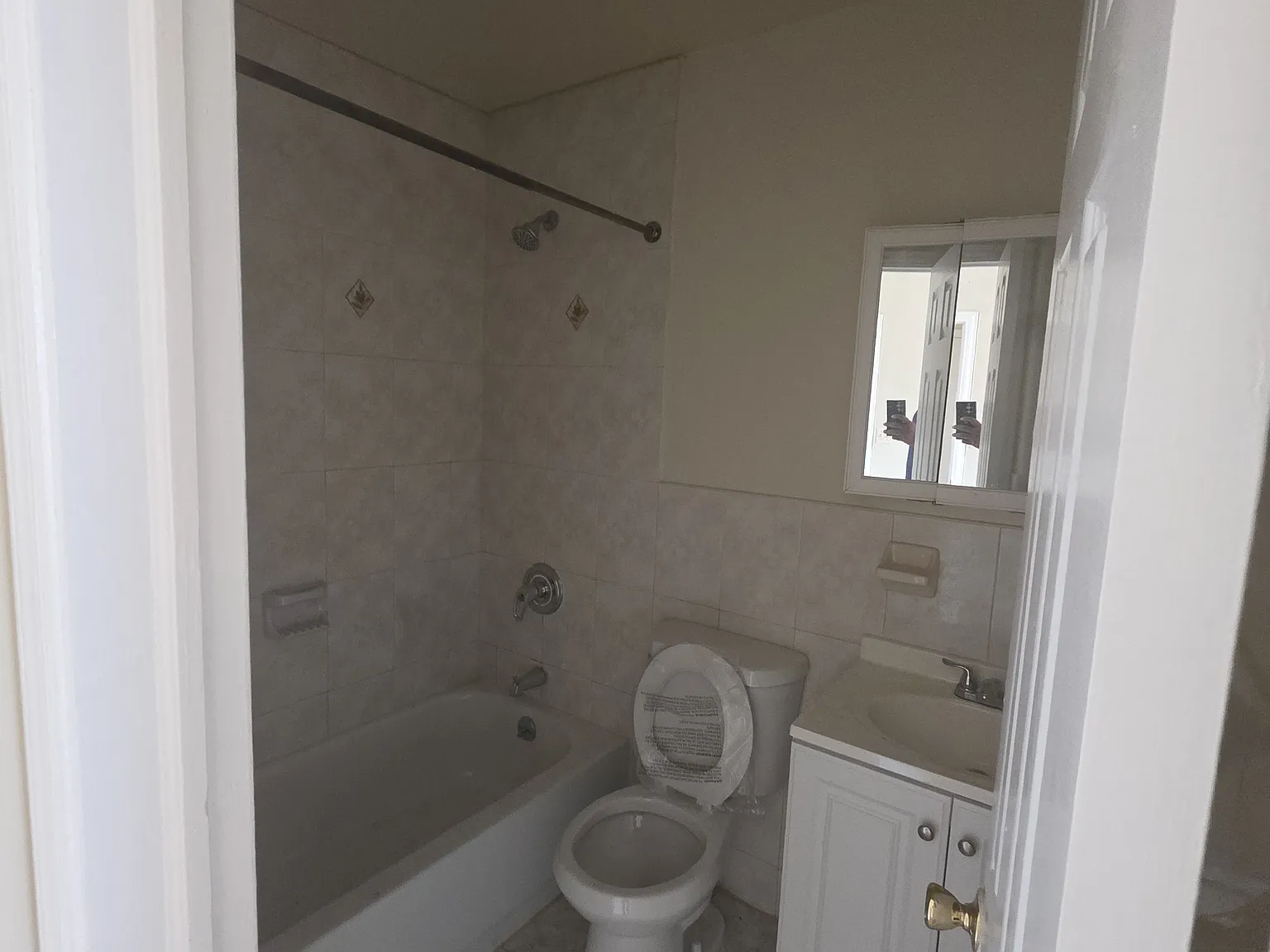 3 bed, $3,600 — Photo 3