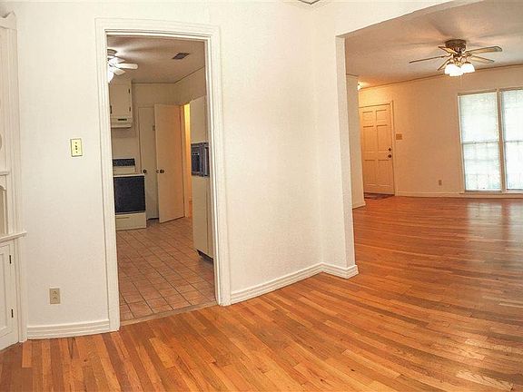 5th image of 2610 Fairway Dr
