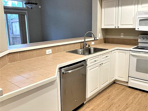 5th image of 23756 SE 36th Ln