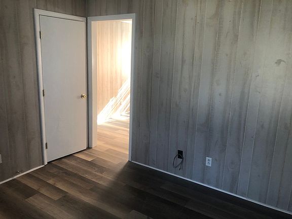 5th image of 630 Eastview Ct #614-A