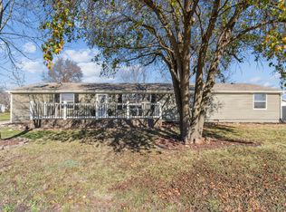 140 Matney Dr, Osawatomie, KS 66064