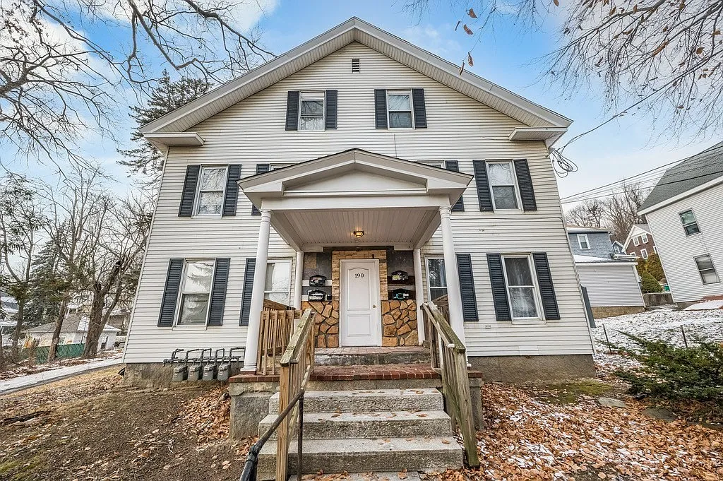 3 bed, $2,100 — Photo 1