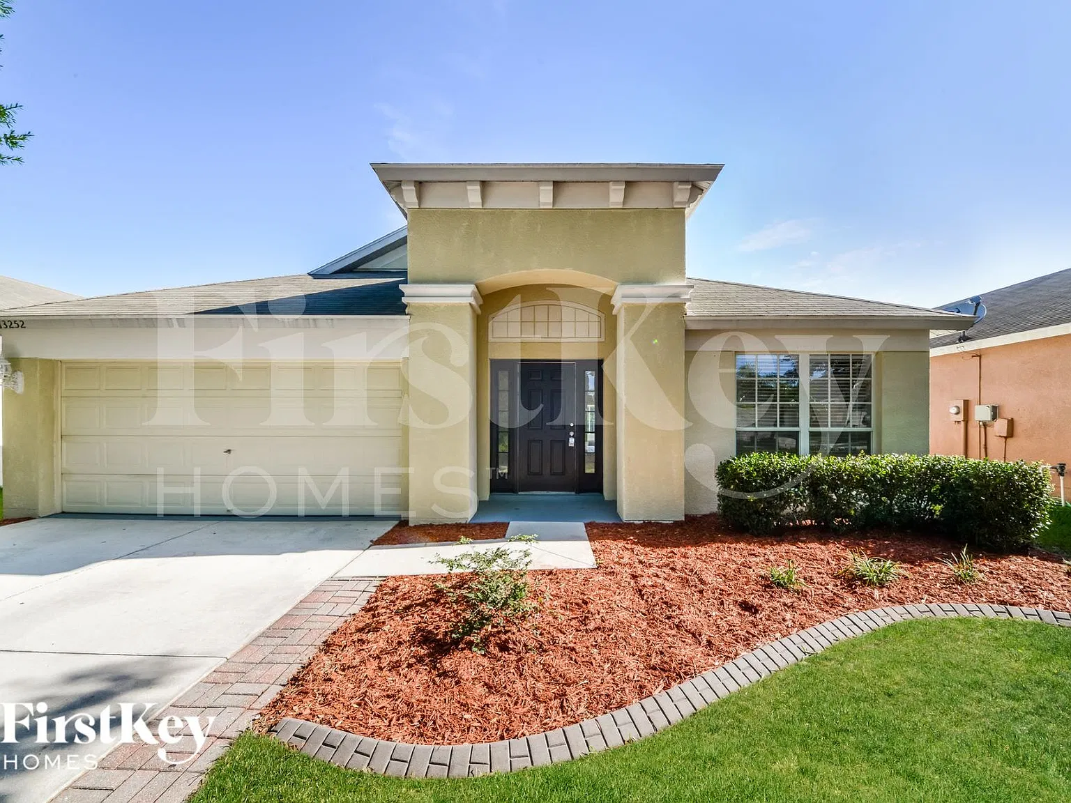 4 bed, 2.0 bath, 1936 sqft, $2,660 — Photo 1