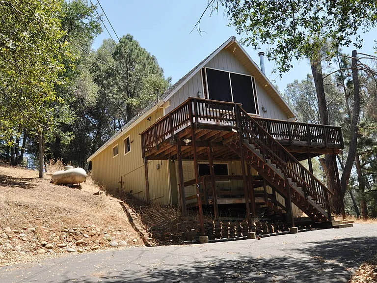 20415 Pine Mountain Dr — Photo 1