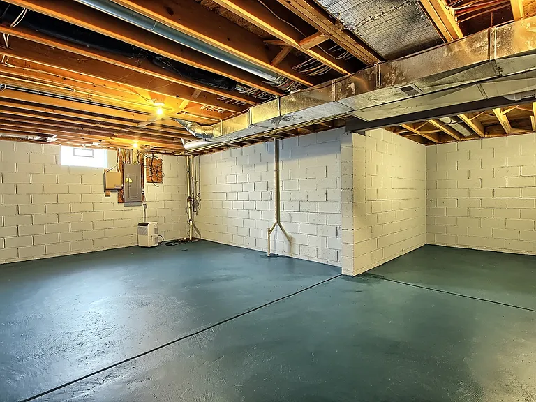7233 Springview Ln — Photo 12