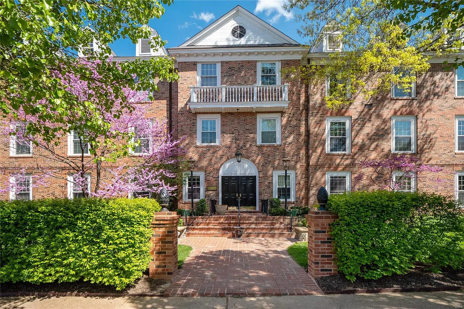 10 Jefferson Rd APT 1B photo 1