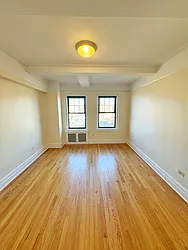 Rented by Manhattan Realty Group