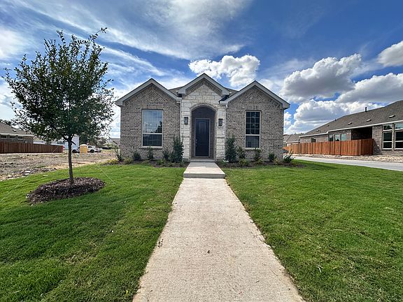 2nd image of 2025 Sherwood Dr