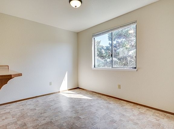 3rd image of 455 S Oak Harbor St APT C101