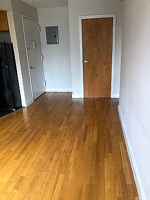 4th image of 410 W 48th St APT 53