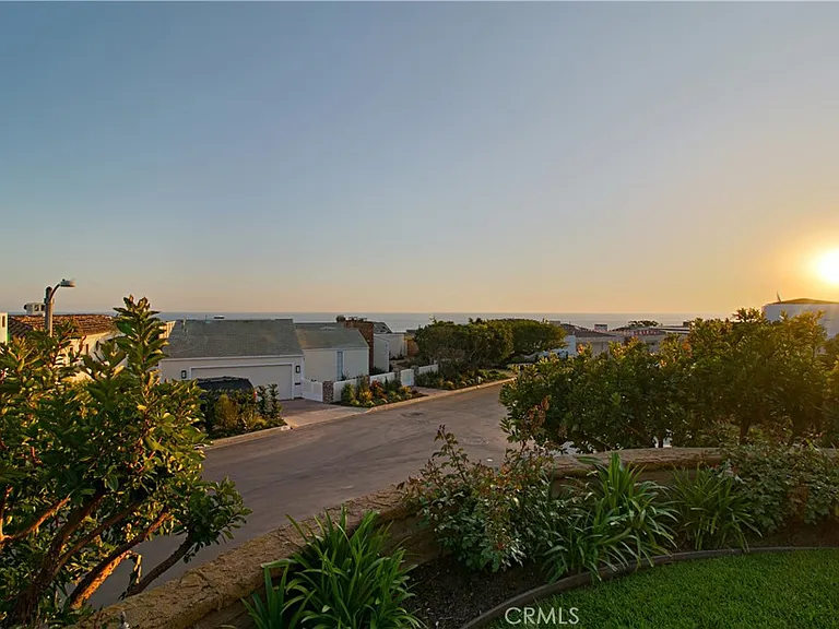 15 Monarch Bay Dr — Photo 24