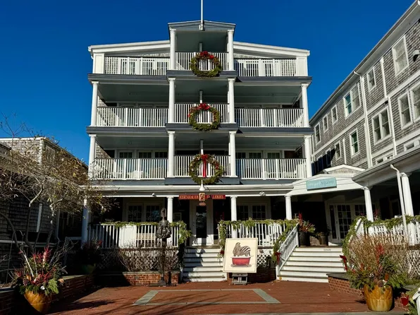 38 N Water St #R2, Edgartown, MA 02539