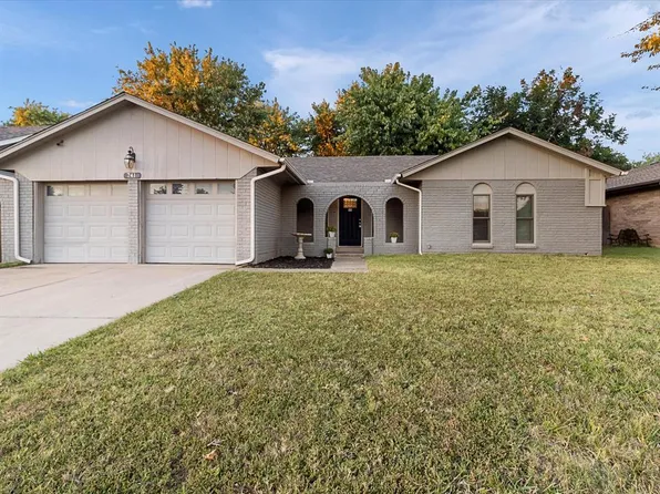 741 Royal Ln, Yukon, OK 73099
