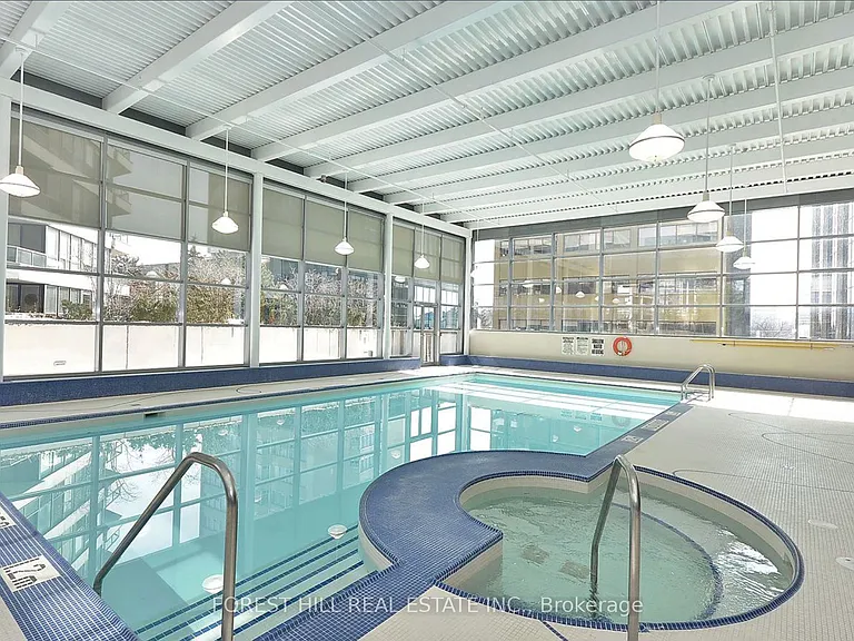 2181 Yonge St #2704 — Photo 19