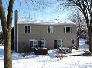 120 Aberdeen Dr, Algonquin, IL 60102