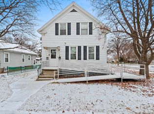 1367 Day St, Green Bay, WI 54302