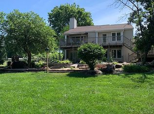 6137 NW 70th Ave, Johnston, IA 50131