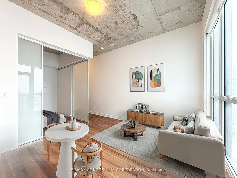 210 Simcoe St #2410 — Photo 3