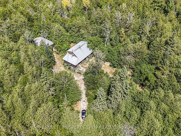 4th image of 2488 Marshwood Rd