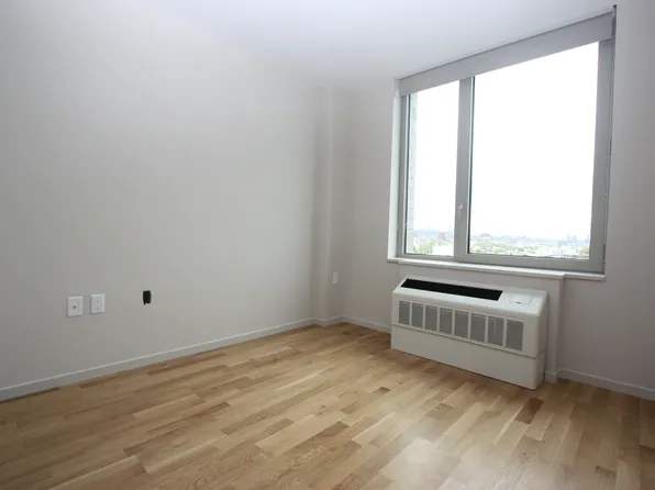 497 Saint Mark's Avenue image 10 of 13