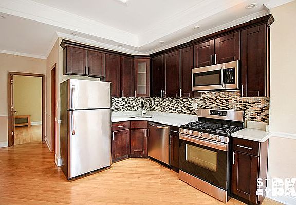 3rd image of 527 Greene Ave #2B