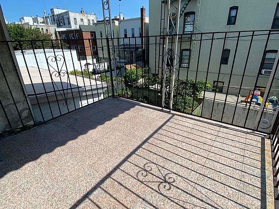 4th image of 25-25 43rd St #2A