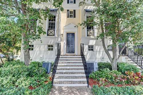 75 NE 5th Ave NE #U Photo 1