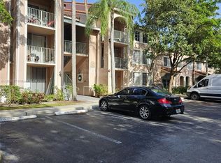12160 Saint Andrews Pl APT 112, Hollywood, FL 33025