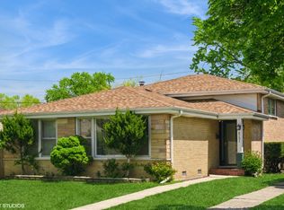 8231 Harding Ave, Skokie, IL 60076