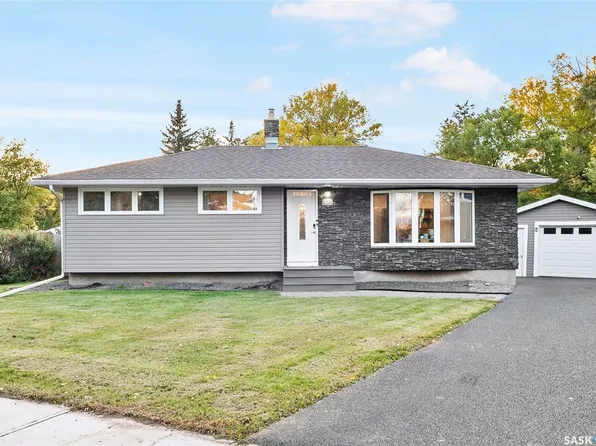 16 Lipton Place, Regina, SK S4R 3T6
