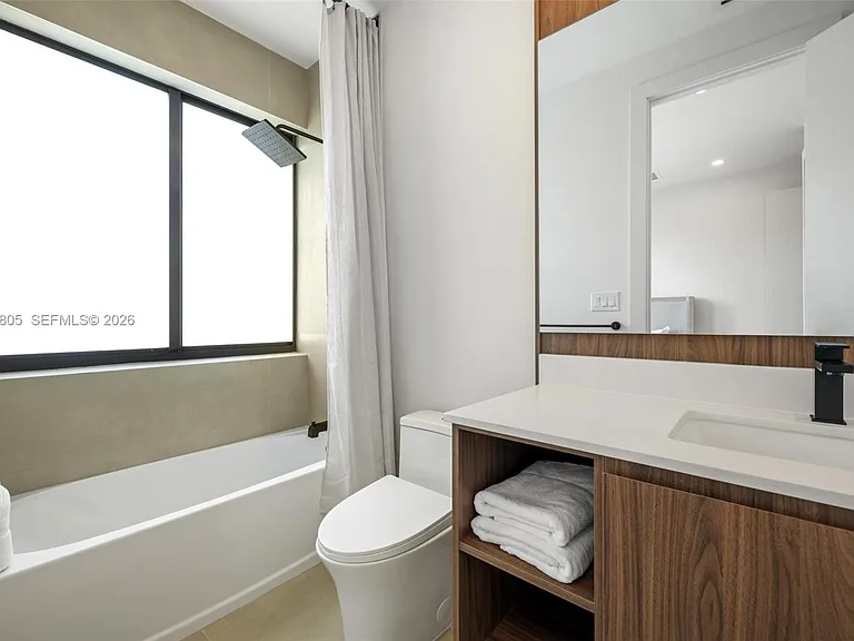 984 SW 10th St #1 — Photo 42