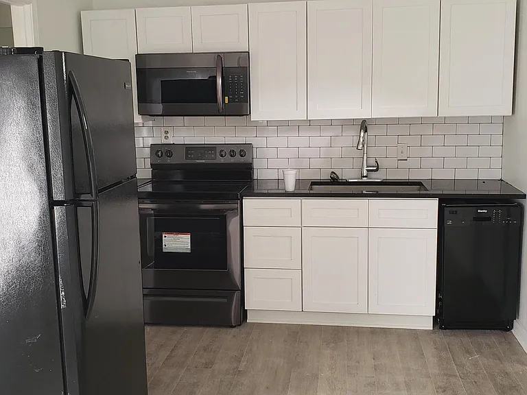 1009 West St #B — Photo 6