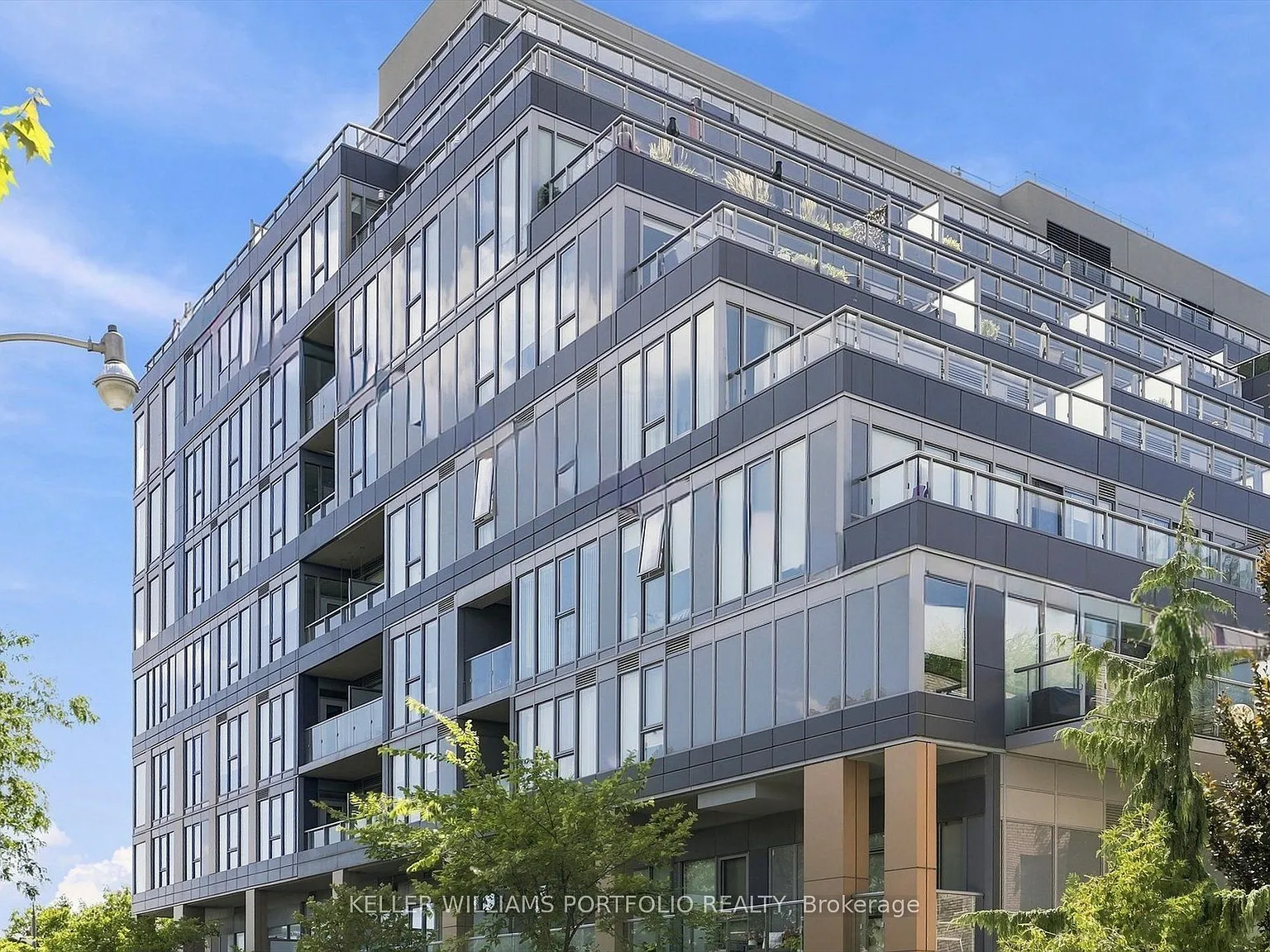 6 Parkwood Ave — Photo 3