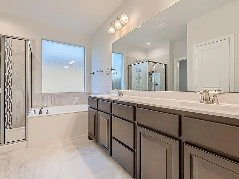 15952 Hayes Ridge Dr — Photo 19