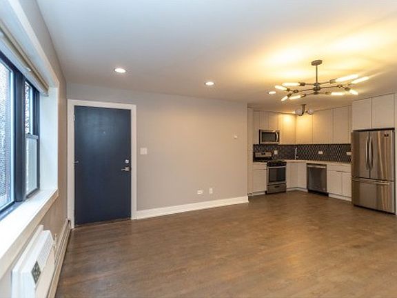 3rd image of 6331 N Magnolia Ave #102