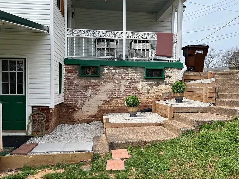 410 Marion St — Photo 11