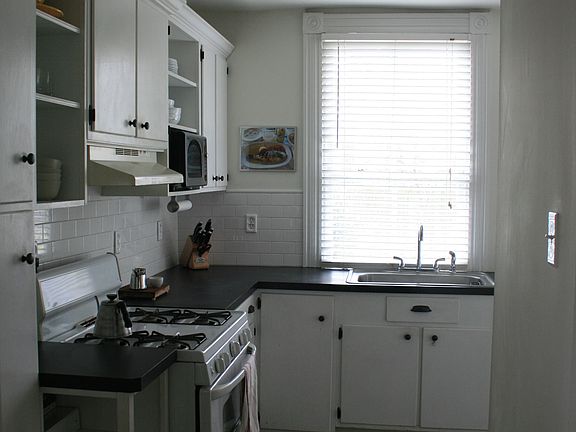 4th image of 3027 Grayland Ave