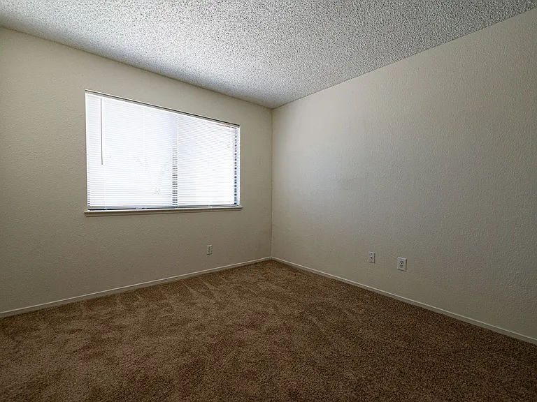 6357 Formula Way — Photo 23