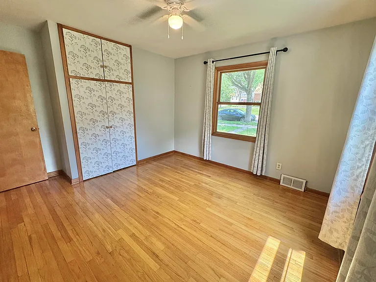 222 S Midvale Blvd — Photo 25