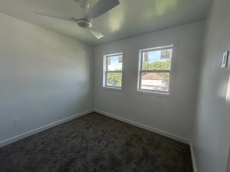 2141 Bradley Ave — Photo 19
