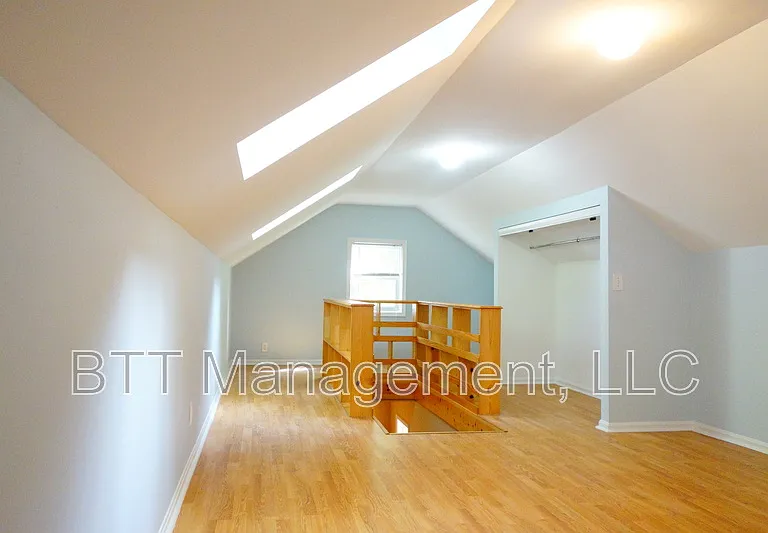 8405 Greenwood Ave #2 — Photo 53