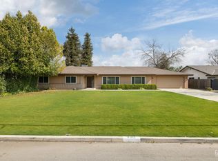 320 Hume Ln, Bakersfield, CA 93309