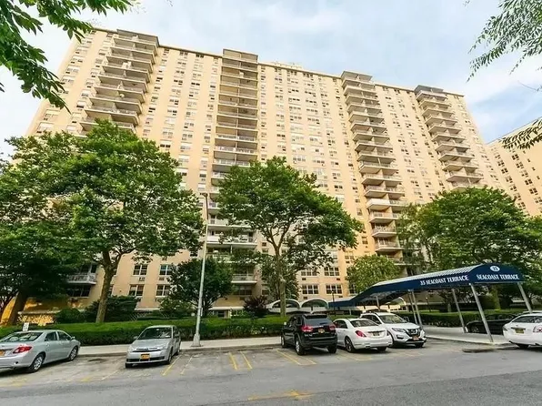 35 Seacoast Ter APT 5F, Brooklyn, NY 11235